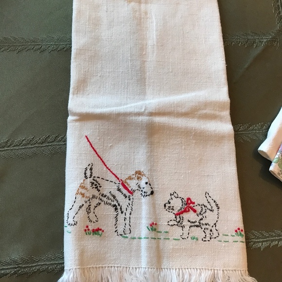 Vintage Table Linens - Picture 3 of 11